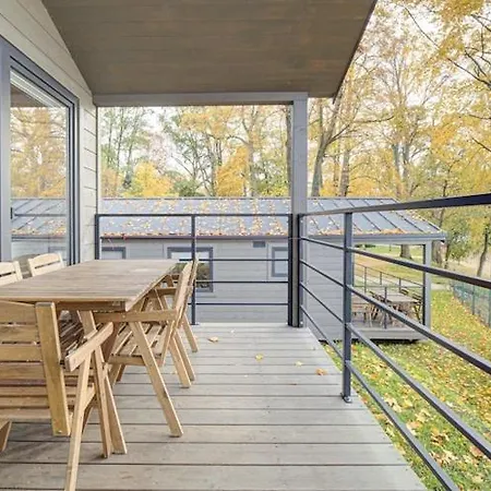 Hébergement de vacances Holiday Homes With A Lake View
