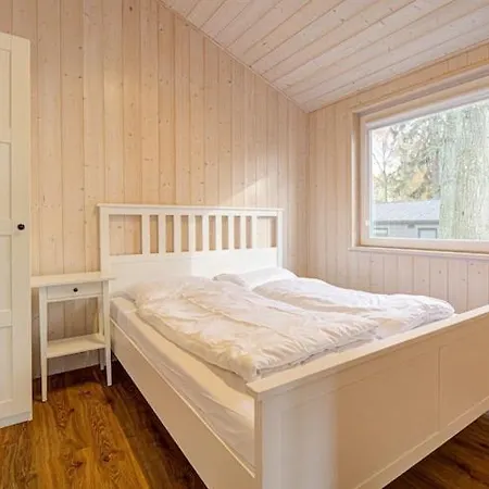 Hébergement de vacances Holiday Homes With A Lake View *